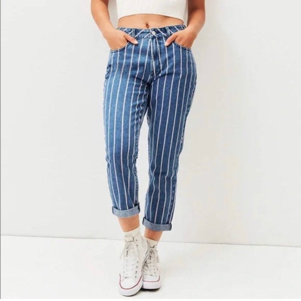 PACSUN firework  mom jeans with red white  stripes ! Size 23